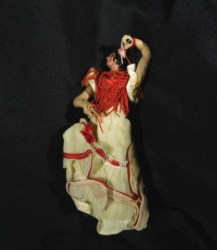 SPANISH RED LACE TWO DOLLS MAIN VIEW_06